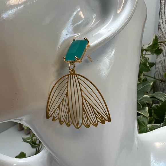 Delicate Flirty Floral Brass Earrings - Elegant Delicate Boho Chic Earrings - Picture 12 of 15